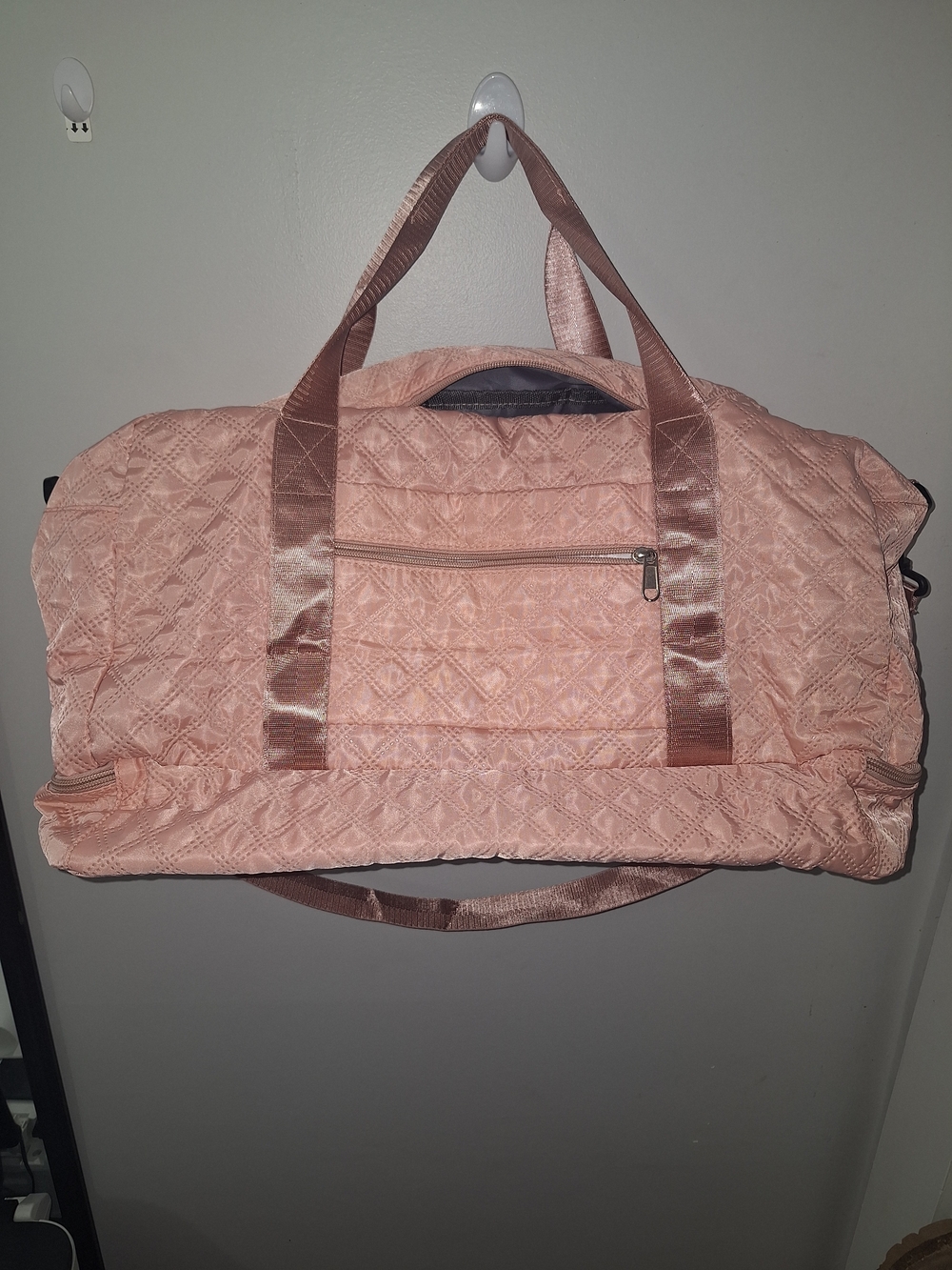 The NEW Boutique Quilted Blush Travel Duffel Bag NWOT - Picture 7 of 7